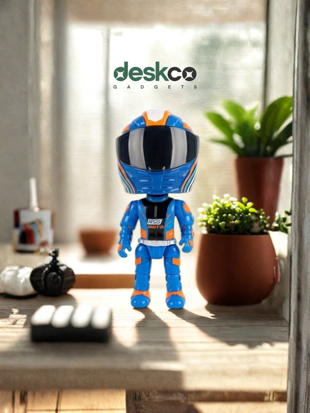2-in-1 Die-Cast Bike Helmet Racer Action Figure Desk Toy