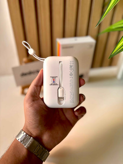 The Retro Camera Power Bank (9600mAh)🔋⚡