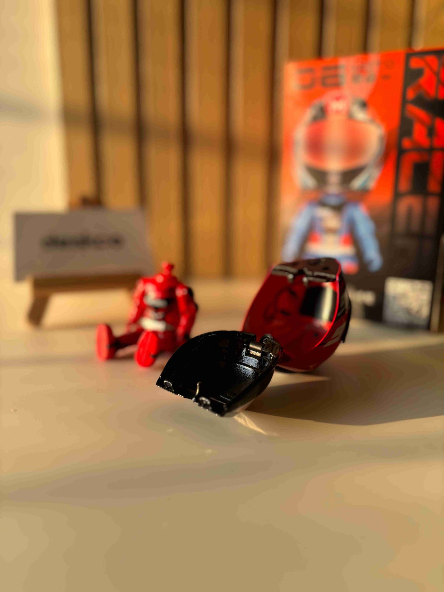 2-in-1 Die-Cast Helmet Racer Action Figure Desk Toy