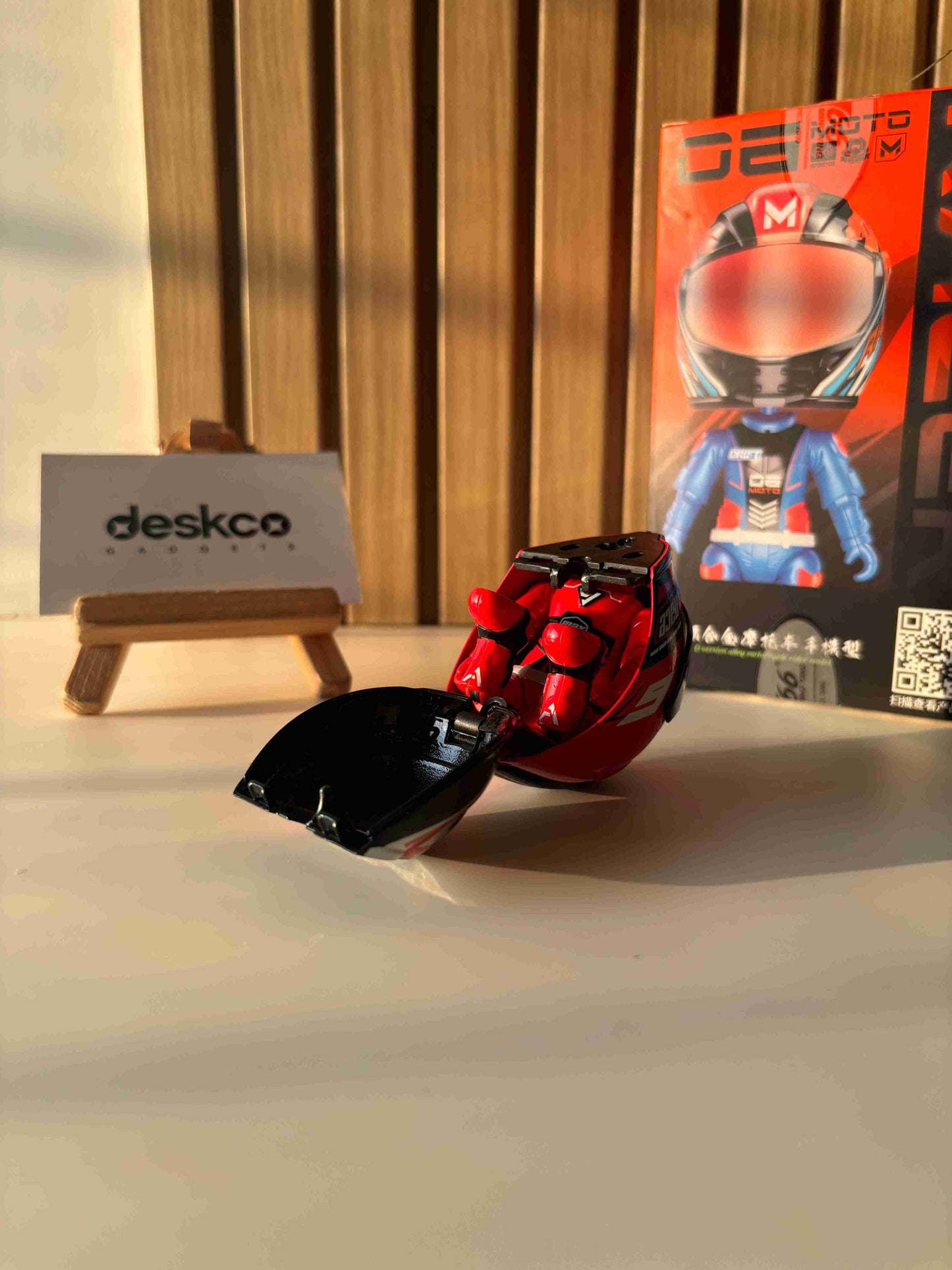 2-in-1 Die-Cast Helmet Racer Action Figure Desk Toy