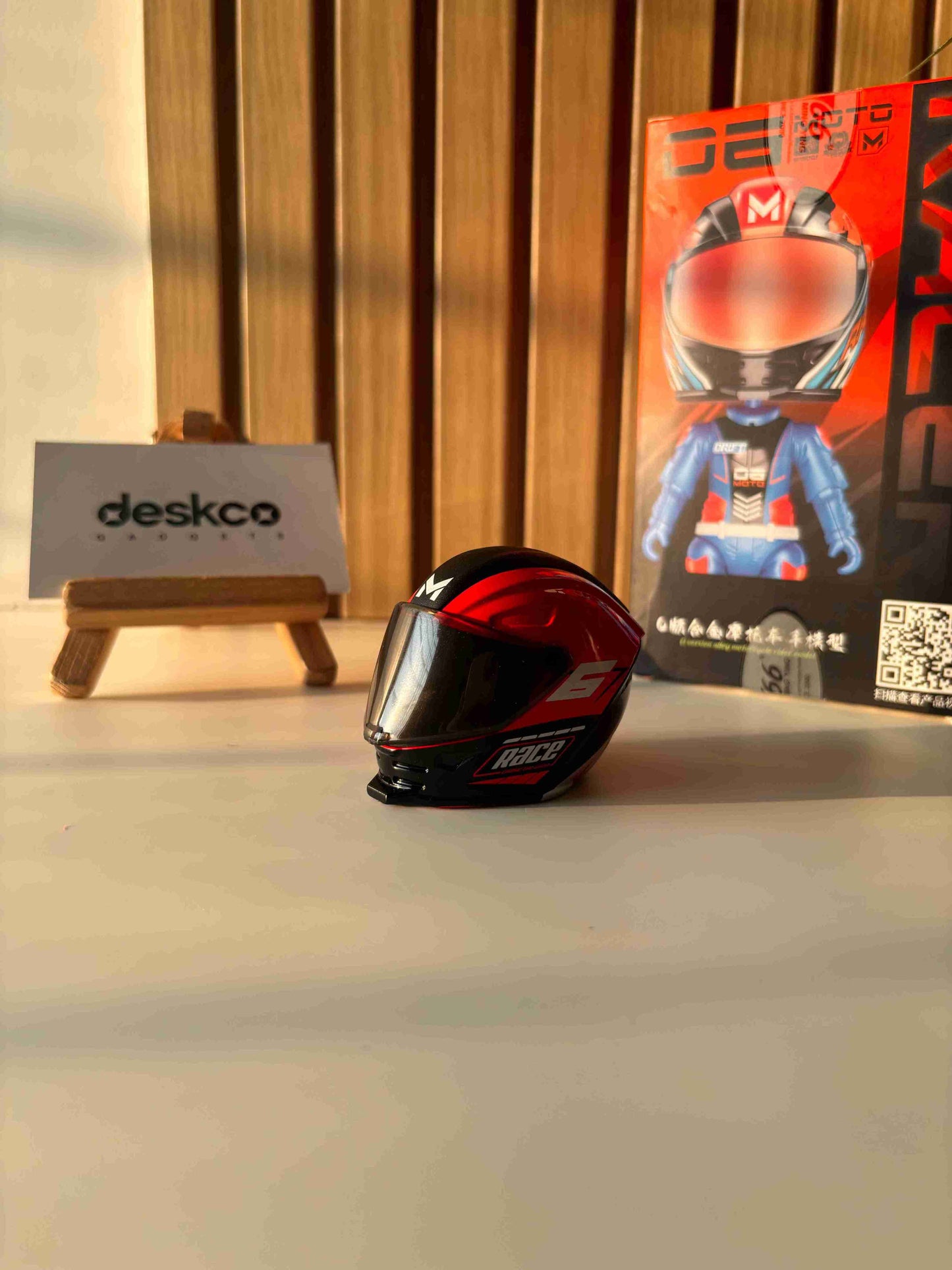 2-in-1 Die-Cast Helmet Racer Action Figure Desk Toy