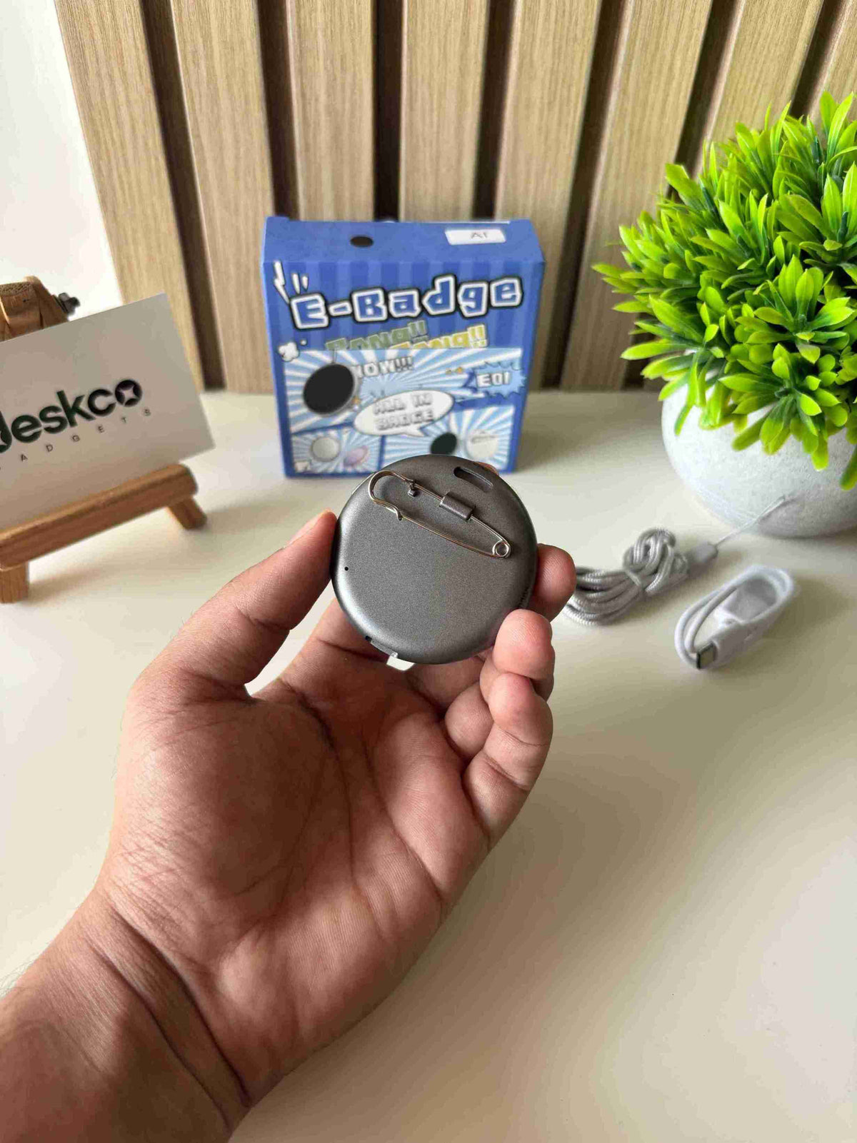 AuraTag Smart Digital Bing Bang e-Badge Customizable Display with Photo/GIF/Video