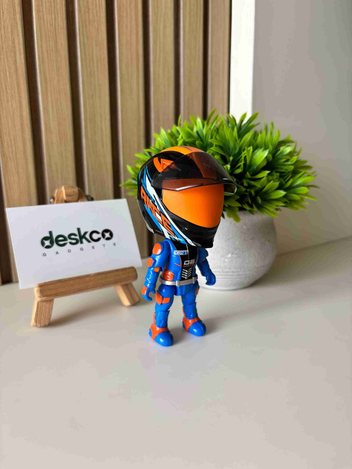 2-in-1 Die-Cast Bike Helmet Racer Action Figure Desk Toy
