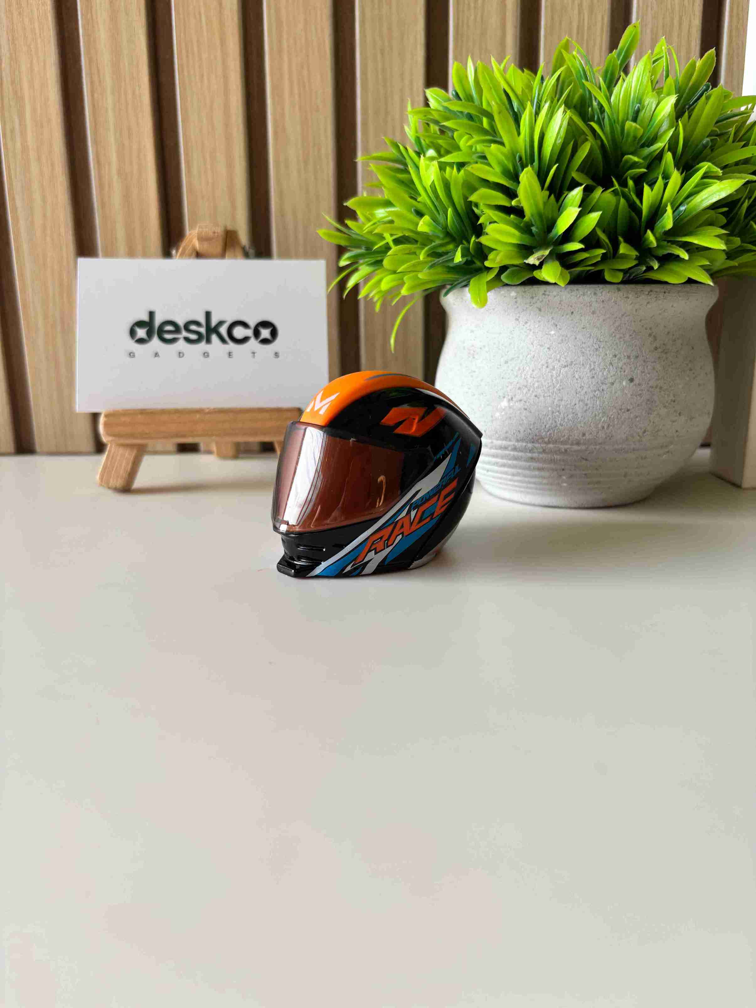 2-in-1 Die-Cast Bike Helmet Racer Action Figure Desk Toy – Deskco