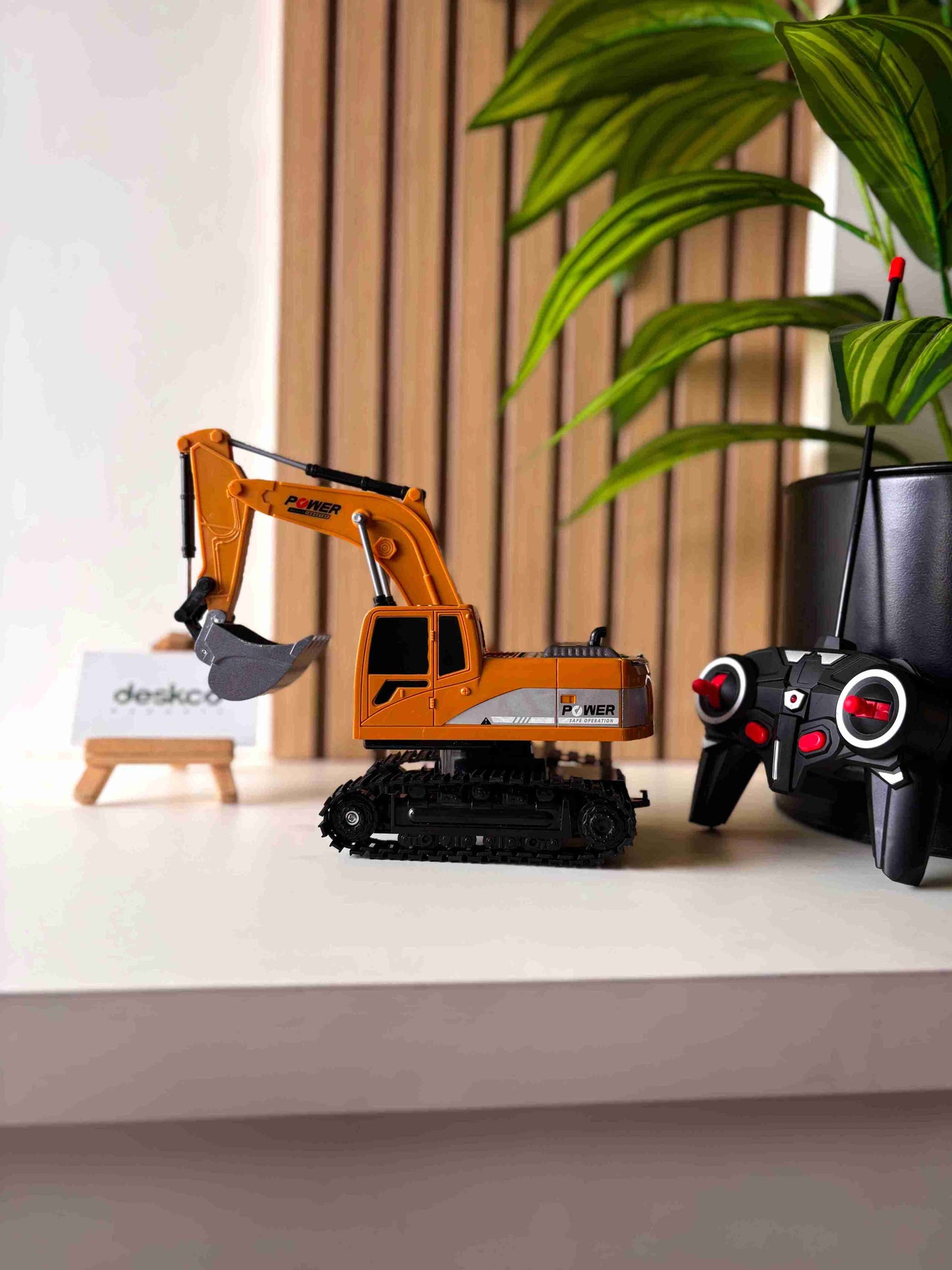 RC Excavator Metallic Bucket Construction Vehicle. | 1:24 Scale