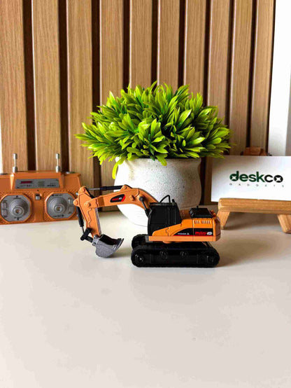 1:64 Scale Premium RC Excavator | Desktop RC Construction/Warehouse Combo