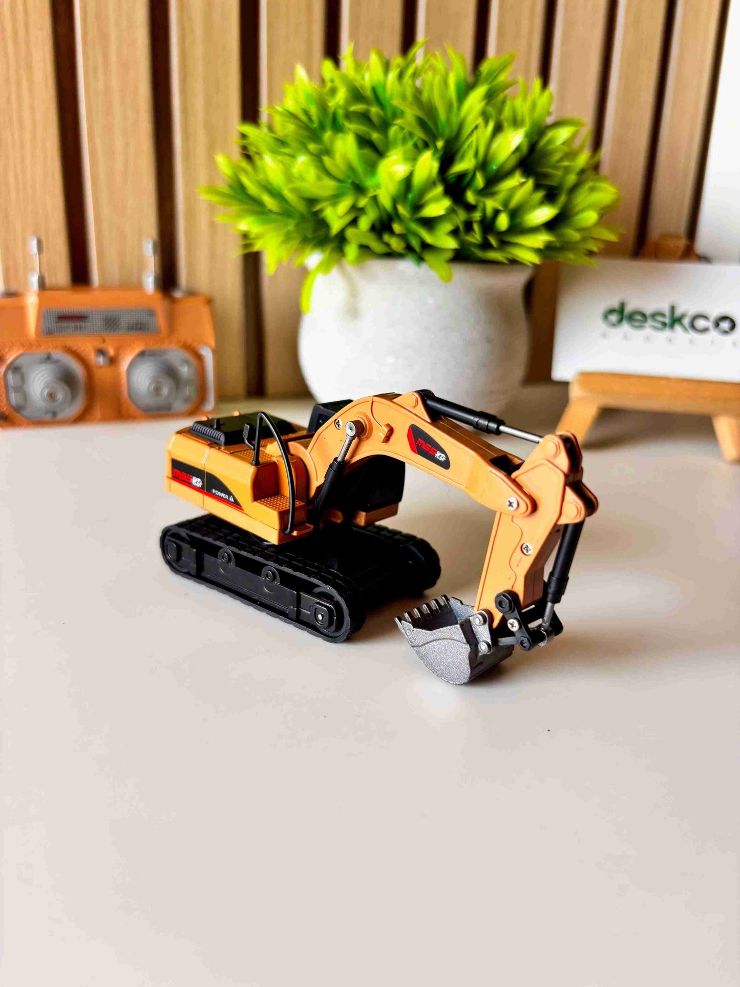 1:64 Scale Premium RC Excavator | Desktop RC Construction/Warehouse Combo