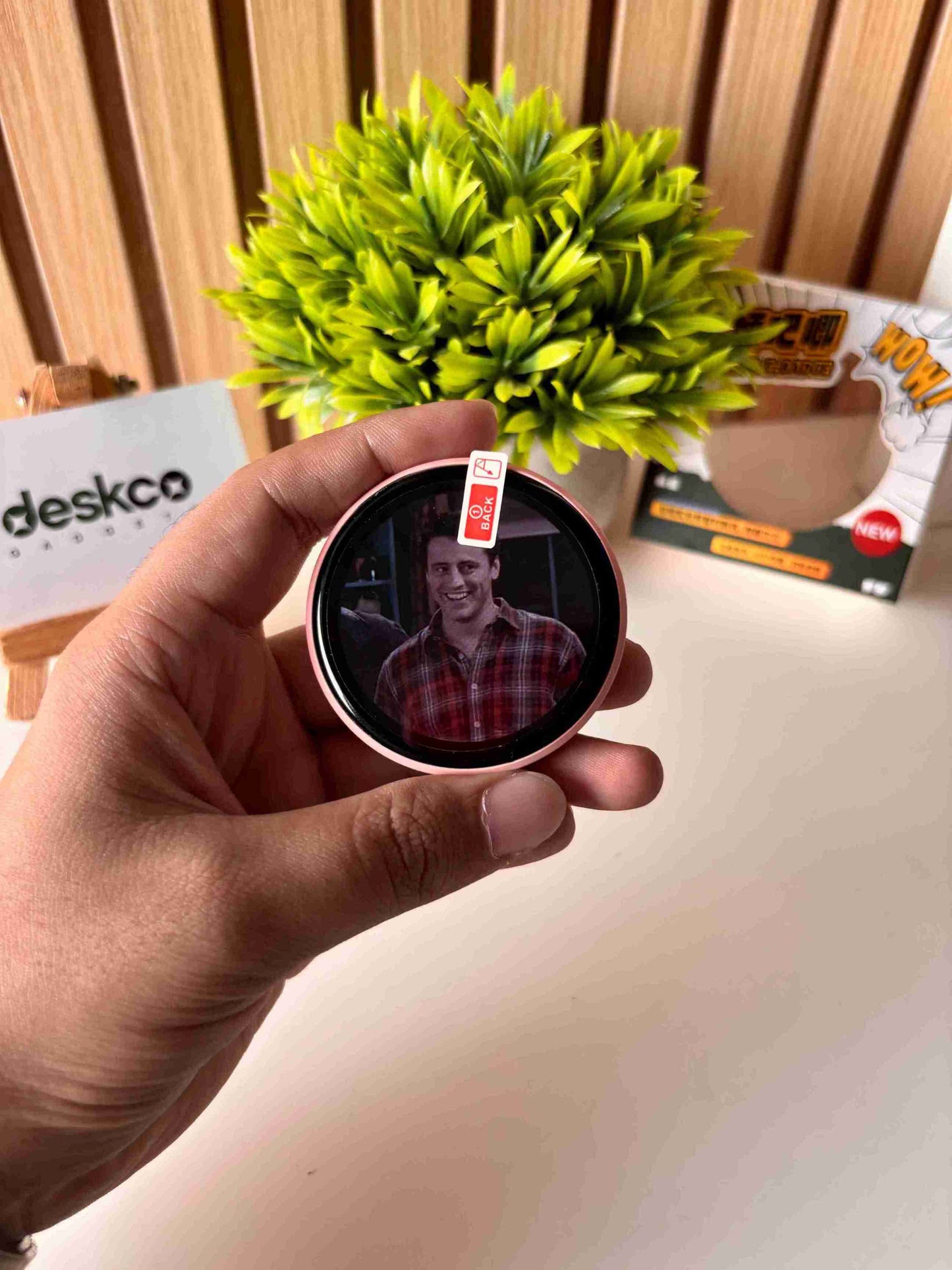 AuraTag Smart Digital Bing Bang e-Badge Customizable Display with Photo/GIF/Video