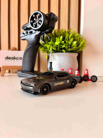 Mini Challenger Drifting RC Car 1:43 with 7 Colors LED 4x4 Drift Car