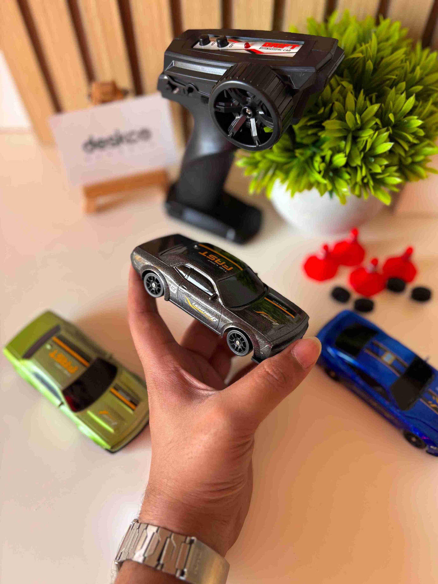 Mini Challenger Drifting RC Car 1:43 with 7 Colors LED 4x4 Drift Car