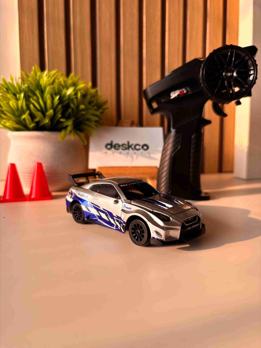 Nissan Skyline GTR-Style Metal Alloy 1:43 RC Drift Car 4WD with Gyro & LED (HStar)
