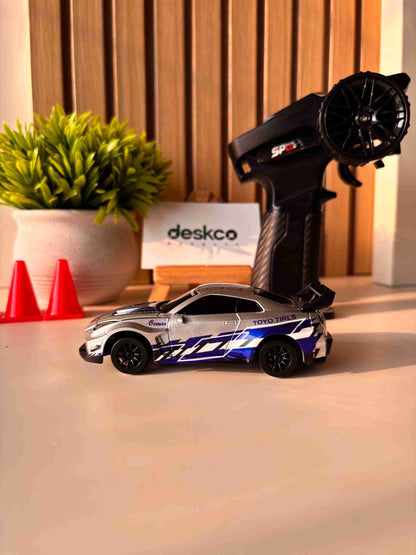 Nissan Skyline GTR-Style Metal Alloy 1:43 RC Drift Car 4WD with Gyro & LED (HStar)