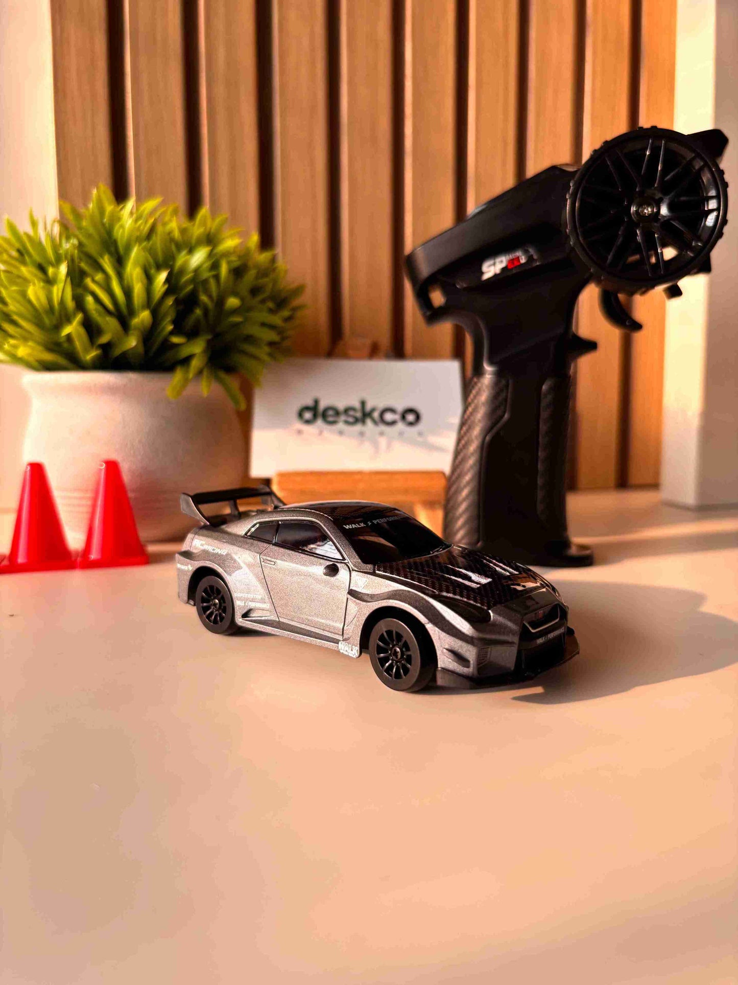 Nissan Skyline GTR-Style Metal Alloy 1:43 RC Drift Car 4WD with Gyro & LED (HStar)