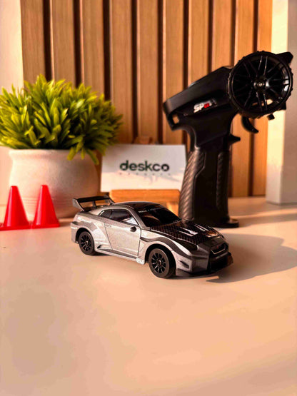 Nissan Skyline GTR-Style Metal Alloy 1:43 RC Drift Car 4WD with Gyro & LED (HStar)