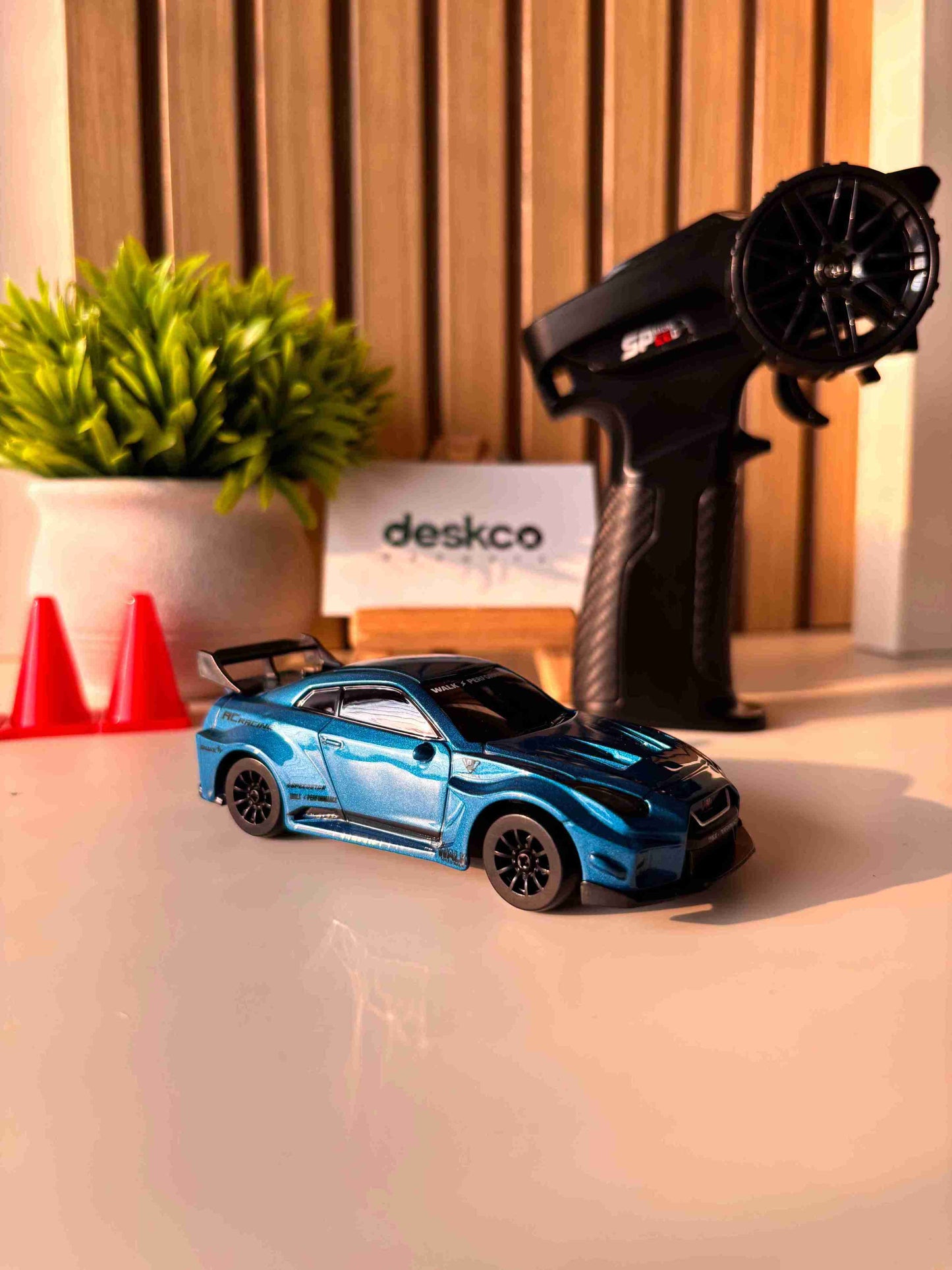 Nissan Skyline GTR-Style Metal Alloy 1:43 RC Drift Car 4WD with Gyro & LED (HStar)