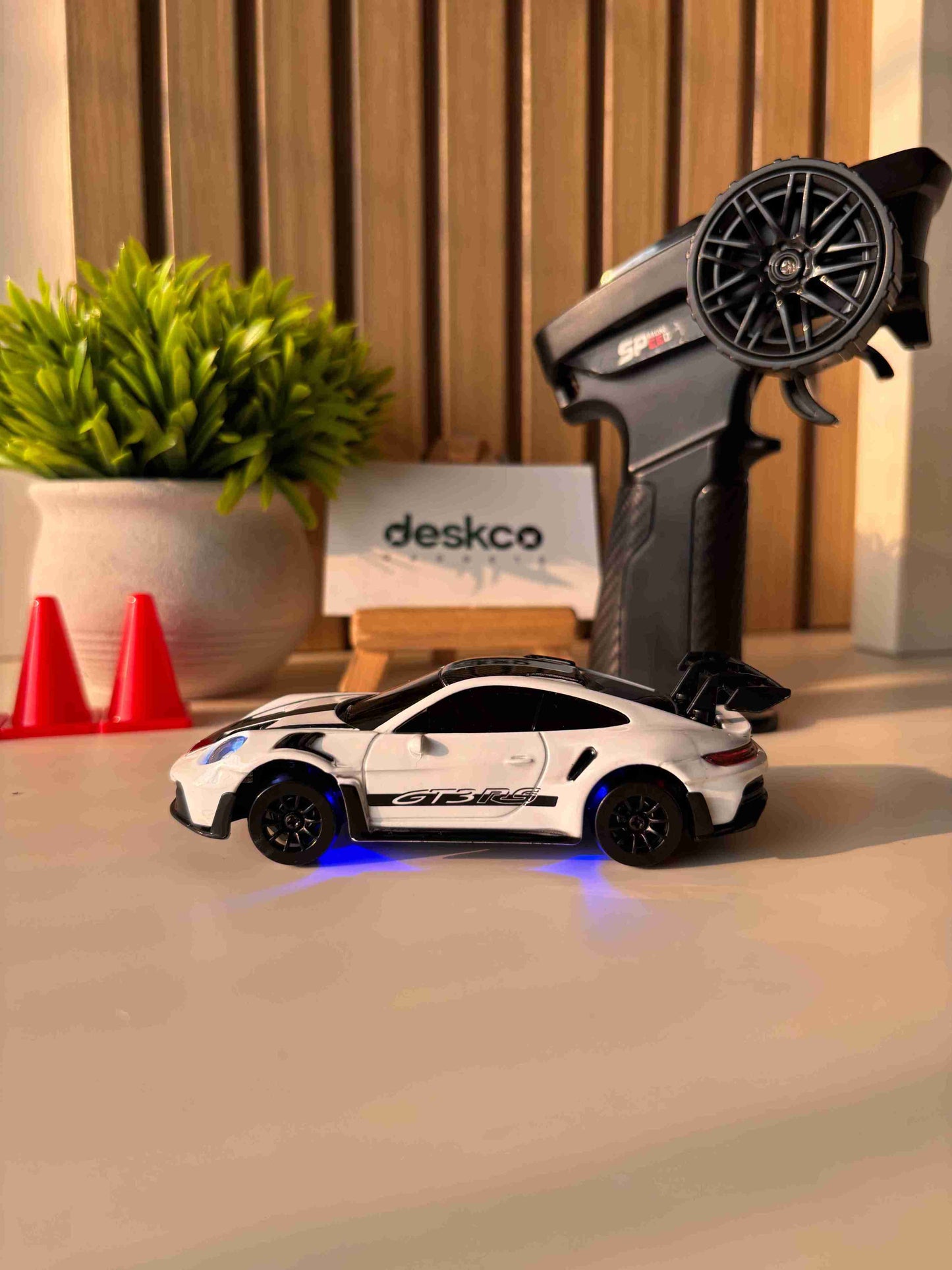 Porsche 911 GT3 RS-Style Metal Alloy 1:43 RC Drift Car 4WD with Gyro & LED (HStar)