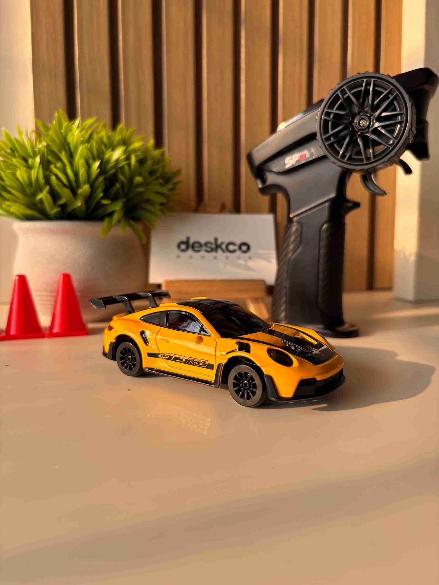 Porsche 911 GT3 RS-Style Metal Alloy 1:43 RC Drift Car 4WD with Gyro & LED (HStar)