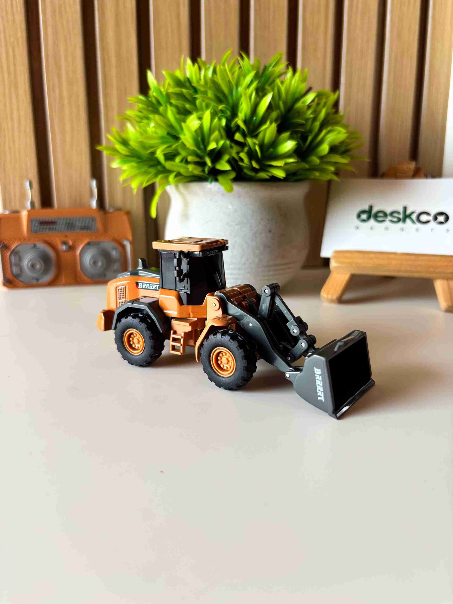 1:64 Scale Premium RC Bulldozer | Desktop RC Construction/Warehouse Combo
