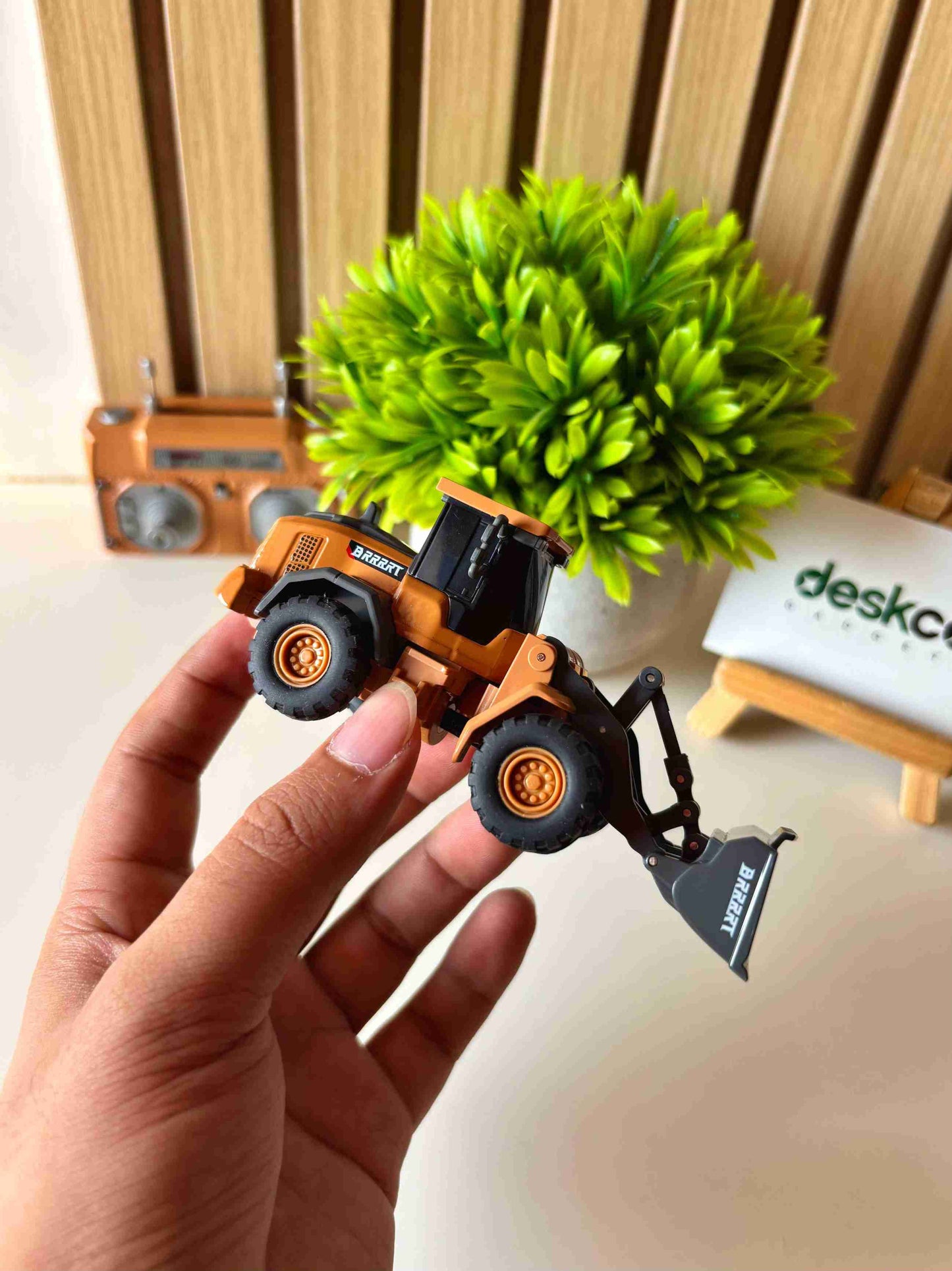 1:64 Scale Premium RC Bulldozer | Desktop RC Construction/Warehouse Combo